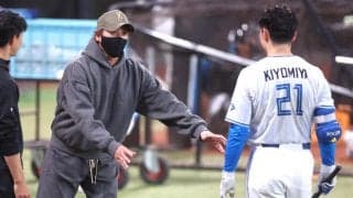 【日本ハム】新庄流打撃練習、約４ｍからの投球を打つフリー打撃「軌道修正のため」
