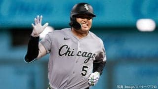 村上宗隆、ポストシーズン初アーチ。現地メディアは「一振りで第1戦の流れを変えた」と伝える