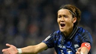 ｢決まる前にバンザイしてる｣G大阪FW宇佐美貴史が美しすぎる絶妙ラストパス！ 直後に見せた“確信バンザイ”が話題！｢これは神連携｣｢また一つ、宇佐美貴史のベストアシストに加わった｣