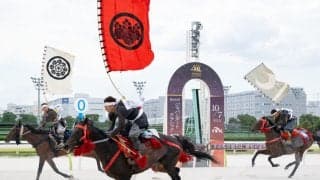 大井競馬場で「相馬野馬追」開催…元競走馬6頭が甲冑競馬で疾走、今年で27回目
