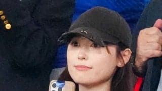 【日本代表】福原遥の黒キャップが「可愛い」と話題…ブランドや価格は？久保建英ユニで観戦
