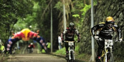 【ハイライト動画】Red Bull Holy Ride Japan 2010