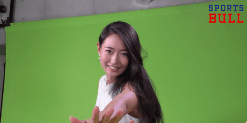 自己紹介：キャスター　エレナ