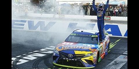 カイル・ブッシュがポール・トゥ・ウィン！ “プレーオフ”次ラウンド進出を決める