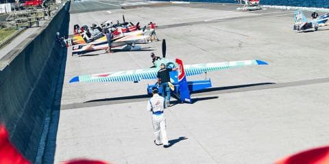 フォトグラファー 柏崎佑介氏が見た、室屋義秀