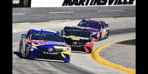 「春の雪」で決勝は月曜順延。 カイル・ブッシュが今季3度目の2位