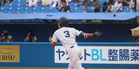 ８戦ぶりに大砲が鳴った！  三井の右越えソロが13安打呼び、東大初戦を制す