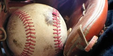 清宮にアクシデント　右手首痛め病院へ