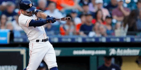 【MLB】アルトゥーベ、1試合2発で3戦4発と量産　3本が“看板直撃”＆“看板越え”弾