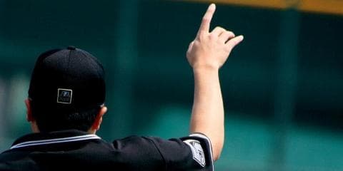 元審判語る野球のルール。菊池雄星“松やに”騒動にまつわる「パインタール事件」とは。