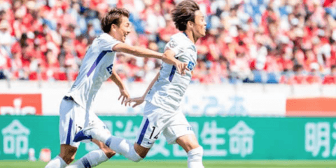 サンフレッチェ広島は若返った。平均約30歳のレッズとは対照的