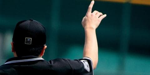 元審判が語るプロ野球の世界。大腸がんから復活の阪神原口が経験した育成契約とは。