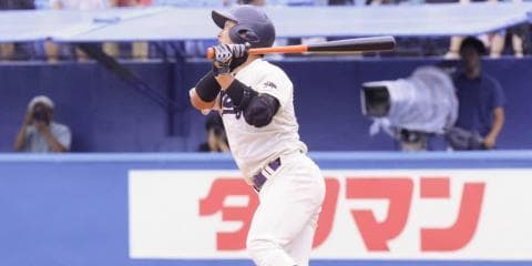 激動の開幕戦 　延長12回で東大を下す／東京六大学秋季リーグ戦