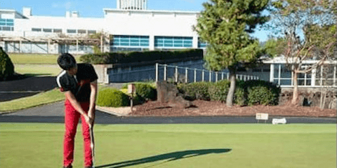 アマチュア泣かせのショートパット。カップインの確率を上げるには？