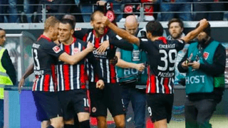 フランクフルトがバイエルンに歴史的大勝。長谷部誠は刺激を受けた