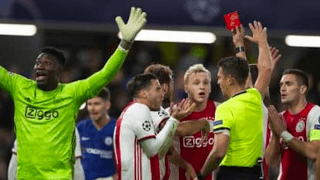 CB２人退場のアヤックス。ラスト十数分で見せた攻撃サッカーの神髄