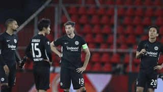 鎌田大地が見せ場も「FWは難しい」。内弁慶のフランクフルトはEL後退