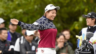 不機嫌な渋野日向子。首位と２打差も「笑うしかない。一日が台無し」