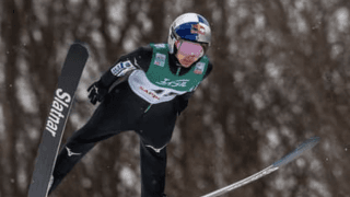 高梨沙羅が地元で表彰台を逃すも、今季を「すごく幸せ」と楽しんでいる