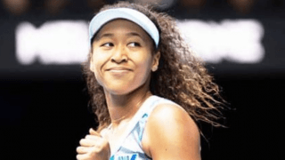 大坂なおみが「不思議な感じ」で試合中に笑み。全豪で完璧なスタート