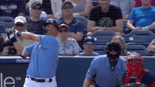 筒香、逆方向へ“メジャー第1号”ホームラン