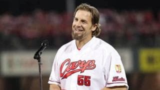 カープ史上最も愛された助っ人。エルドレッドの引退に誠也も松山も泣いた