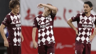 イニエスタは時間と空間を操る。手品のような妙技にスタンドがどよめき