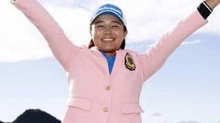 日向娘・永峰咲希が女子プロ制覇。支え続けた両親へ感謝の言葉があふれ出た