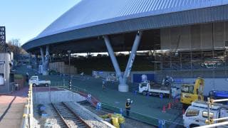 メットライフドームに本物の線路！ここに来る西武鉄道の車両はどれだ？