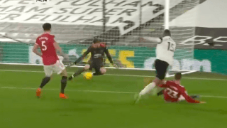 【動画】アストンヴィラGKマルティネスとユナイテッドGKデ・ヘアが決定機を足で防ぐ