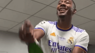 ⚽️レアルのインスタが凄いことに🔥ロッカールームで🍾シャンパン⁉️ファイトか⁉️