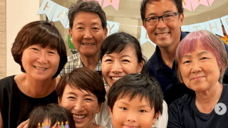 🎾杉山愛、🎂誕生日会で大家族ショット❤️「✨NHK解説から帰ってお誕生日」