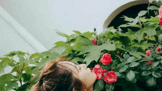 ⚽️田中碧と交際宣言❤️鈴木愛理、まさかの「お知らせ‼️」投稿でネット騒然⁉️「考え過ぎか💦反省😭」