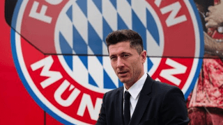 バルサ完全移籍の⚽️レバンドフスキ、インスタにコメント殺到‼️「幸せな8年間」