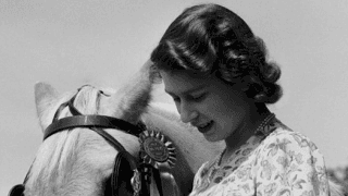 ⚽️ベッカム、🇬🇧エリザベス女王を偲ぶ投稿に世界中から100万超えいいね