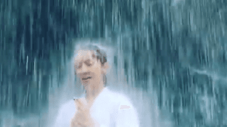 😵体重公表の🌈神田うの47歳、初の滝行で「とーっても寒かった😵」