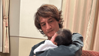 「産後うつの可能性があるので頑張りましょう❣️」母子👶退院の丸山桂里奈❤️夫にも激励の声、続々