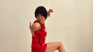 🏐古賀紗理那、石川真佑の激レア😵ショット公開⁉️「春麗ポーズwみーんな爆笑🤣」