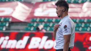 心はラグビー少年のままで　選手・レフリーの稀有な二刀流に挑む、近藤雅喜の軌跡