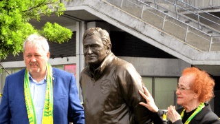 ⚽️オシム元監督の妻💖アシマさん「なんで俺の銅像なんて作ったんだと言うでしょうね」亡き夫へ哀悼の涙