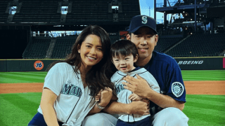 「手繋ぎショットが素敵💖」菊池雄星、超😍美人妻💖と2Sに反響✨