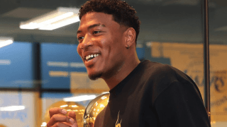 🏀八村塁、レイカーズと再契約で「Run it back!! 💛💜」8月W杯は欠場