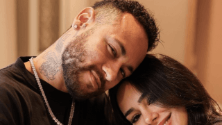 ⚽️ネイマールの恋人❤️ブルーナさんが女児👶出産❣️SNSで喜び綴る