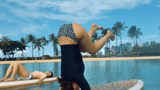 「お尻がエロい」カーリング吉田の衝撃⁉︎ヨガポーズに「セクシー」「旦那様が羨ましい」の声