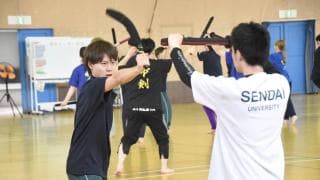 仙台大に東北の大学で初の「スポーツチャンバラ同好会」発足　“武道の精神”と“福祉”を学びながら競技力向上目指す