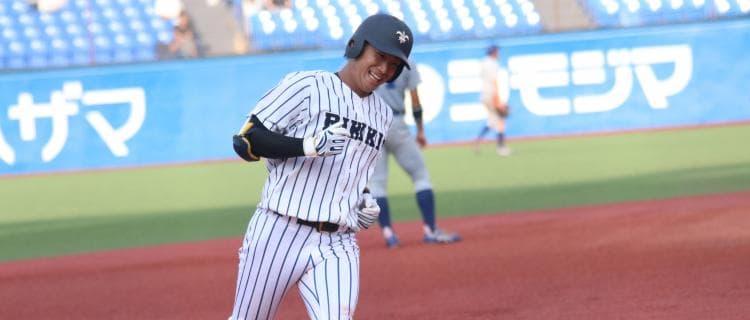 種田の同点ソロから打者一巡で７得点、劣勢はねのけ開幕白星