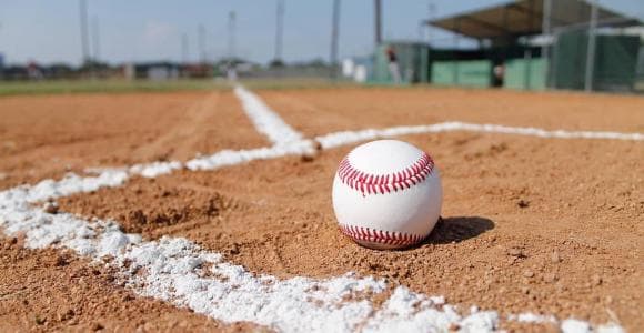 大谷翔平がキャンプ初日から二刀流調整