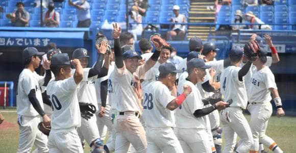 東京六大学野球春季リーグ戦 第7日 慶大1回戦　４回表に打者10人の猛攻で一挙５得点！逆転勝利を収め、３季ぶり46回目の優勝を決めた！！