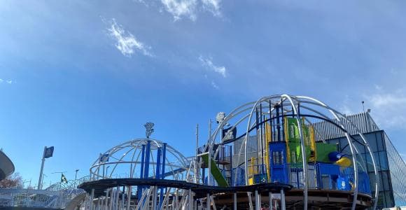 ドームの前にもうひとつのドーム？レオ党ジュニアのお城は完成間近だ！