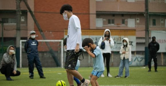 障がいを持つ子どもたちにスポーツを—ロービジョンフットサル選手・中澤朋希が「Refio」で実現したいこと（後編）